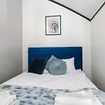 Bright Lofts Near Center Harbour Daire *