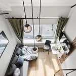 Bright Lofts Near Center Harbour Daire