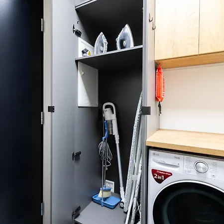 Bright Lofts Near Center Harbour