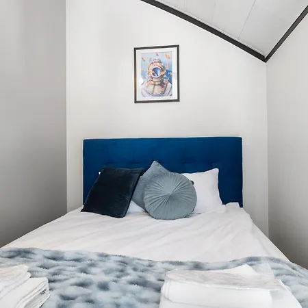 Bright Lofts Near Center Harbour Apartment *