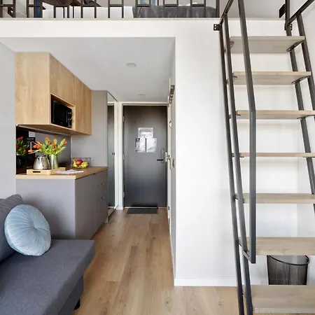 Bright Lofts Near Center Harbour Apartmán