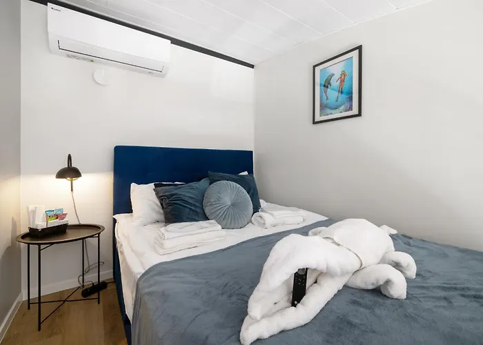 Bright Lofts Near Center Harbour