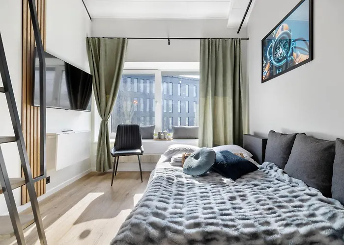 Bright Lofts Near Center Harbour Апартаменты