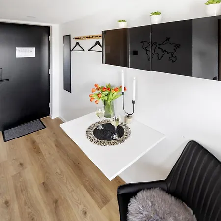 Bright Lofts Near Center Harbour